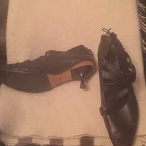 Sexy strappy Cydwoq heels